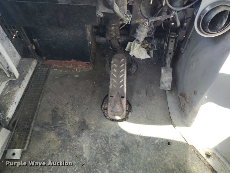 image for item YA2489 2008 Kalmar Ottawa yard truck