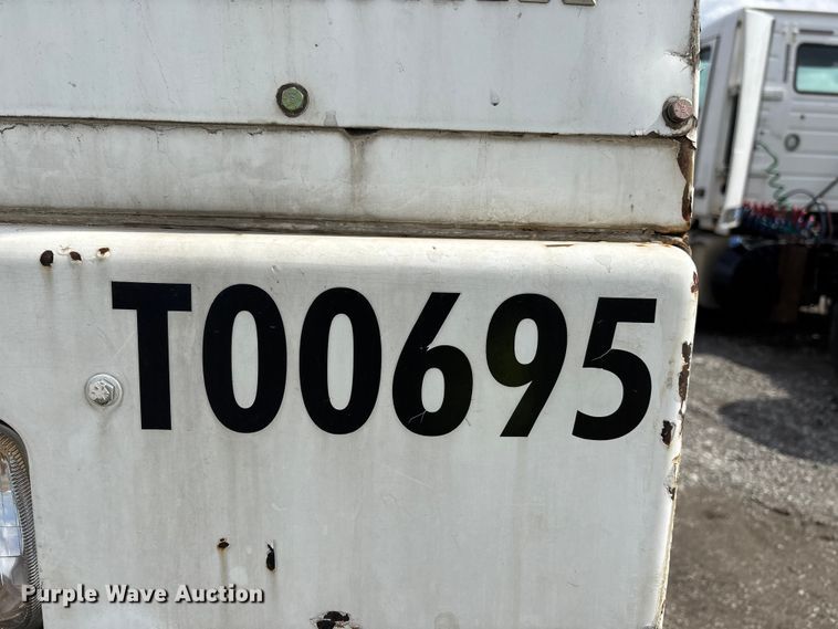 image for item YA2490 2008 Kalmar Ottawa yard truck