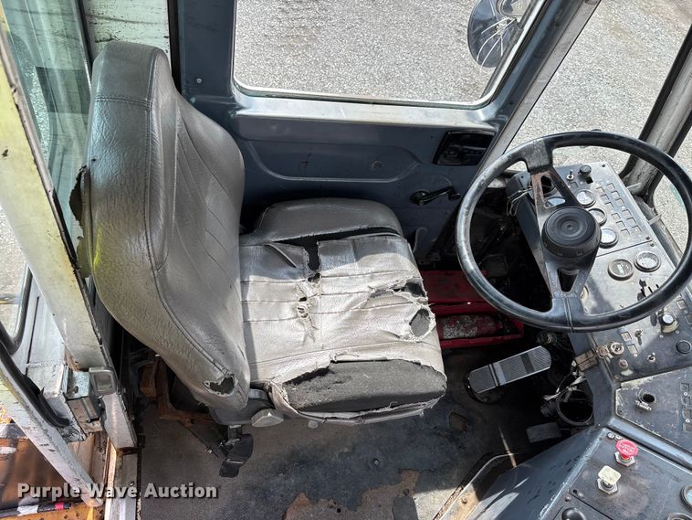 image for item YA2490 2008 Kalmar Ottawa yard truck