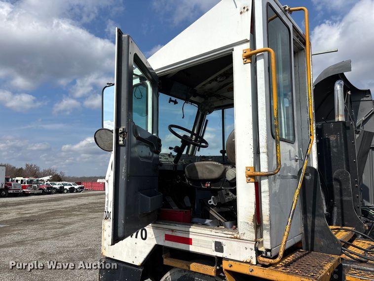 image for item YA2490 2008 Kalmar Ottawa yard truck