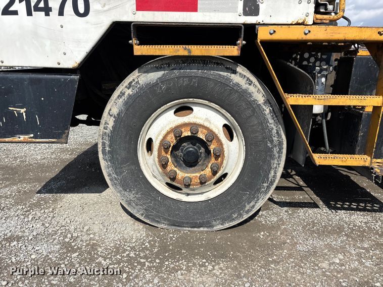 image for item YA2490 2008 Kalmar Ottawa yard truck