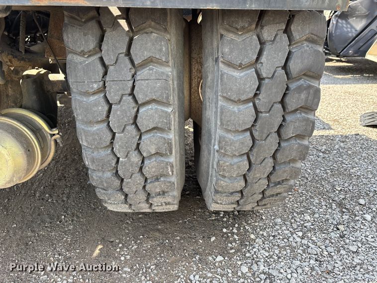 image for item YA2490 2008 Kalmar Ottawa yard truck