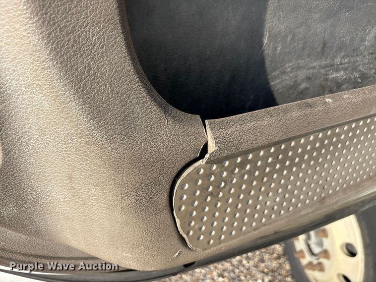 image for item YA2504 2015 Freightliner Cascadia semi truck