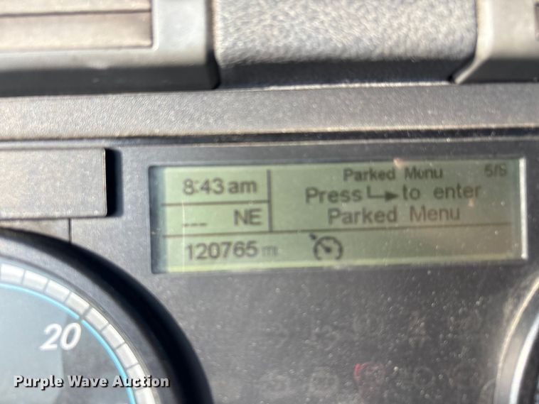 image for item YA2504 2015 Freightliner Cascadia semi truck