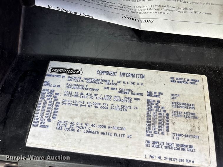 image for item YA2504 2015 Freightliner Cascadia semi truck