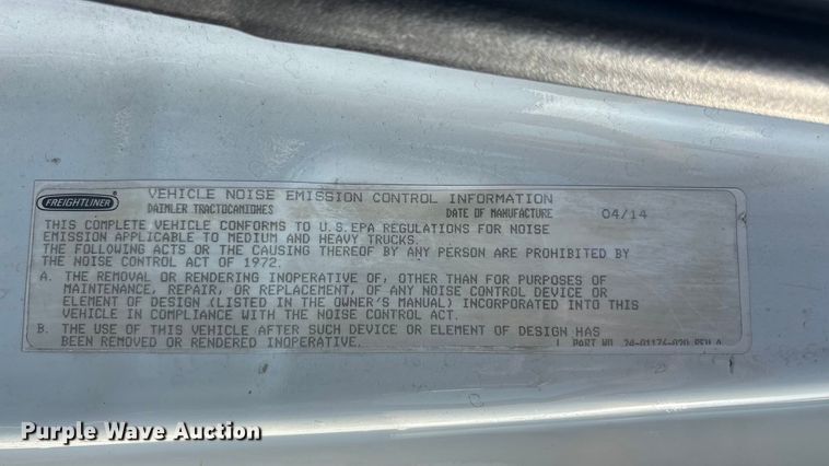 image for item YA2504 2015 Freightliner Cascadia semi truck