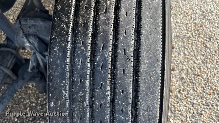 image for item YA2504 2015 Freightliner Cascadia semi truck