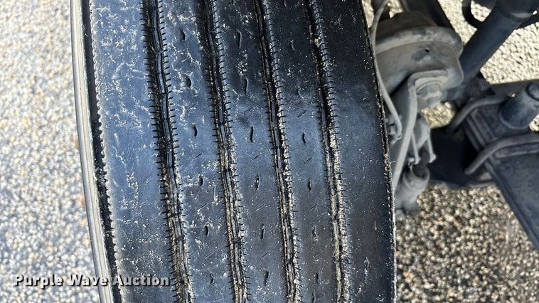 image for item YA2504 2015 Freightliner Cascadia semi truck