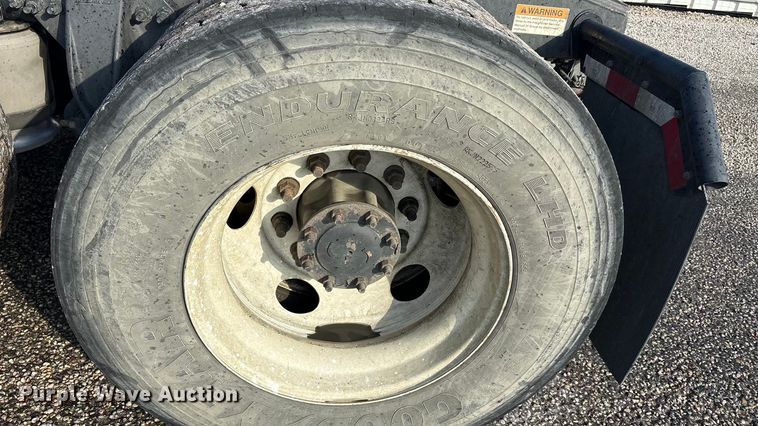 image for item YA2504 2015 Freightliner Cascadia semi truck