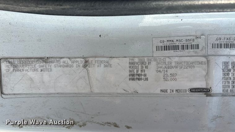 image for item YA2504 2015 Freightliner Cascadia semi truck