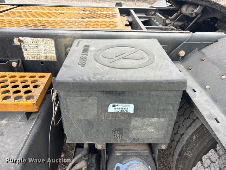 image for item YA2506 2016 Kalmar Ottawa yard truck