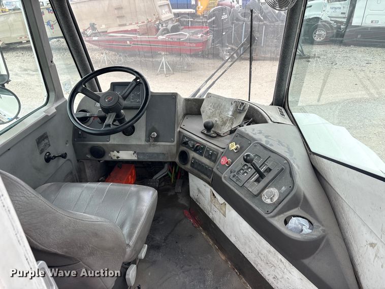 image for item YA2506 2016 Kalmar Ottawa yard truck