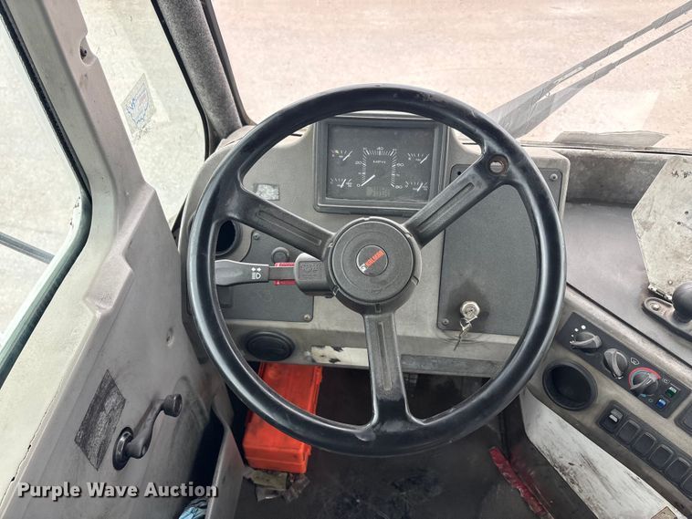 image for item YA2506 2016 Kalmar Ottawa yard truck