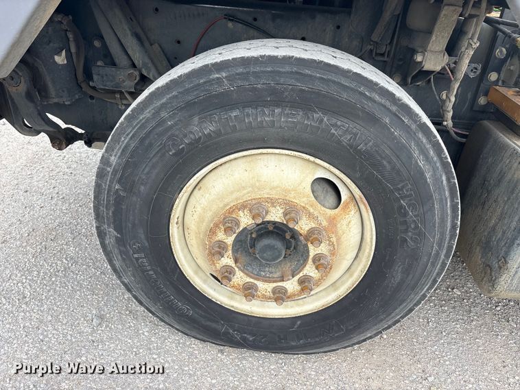 image for item YA2506 2016 Kalmar Ottawa yard truck