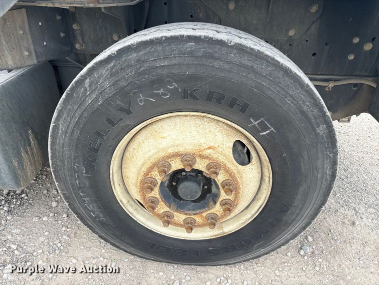 image for item YA2506 2016 Kalmar Ottawa yard truck