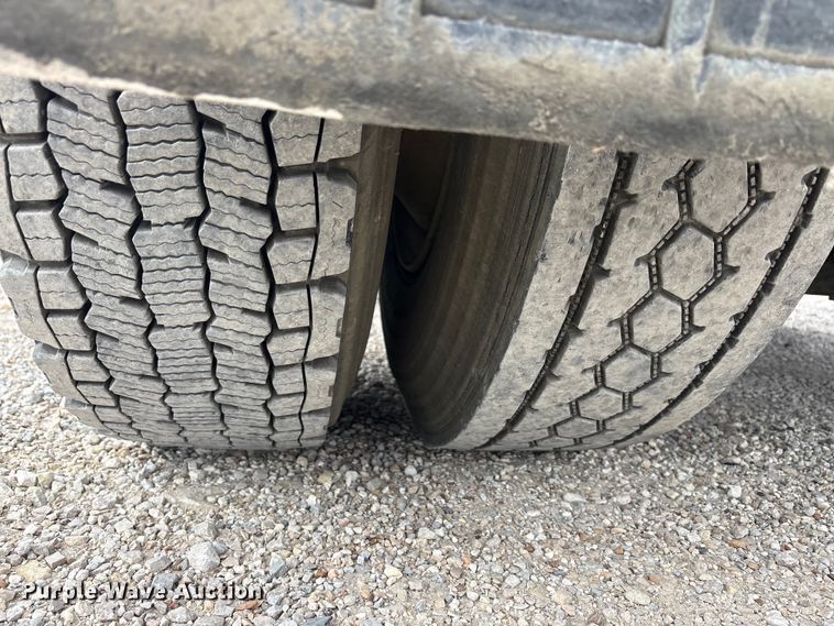 image for item YA2506 2016 Kalmar Ottawa yard truck