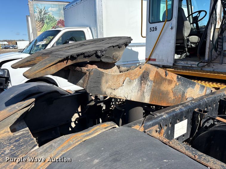 image for item YA2507 2005 Kalmar Ottawa yard truck