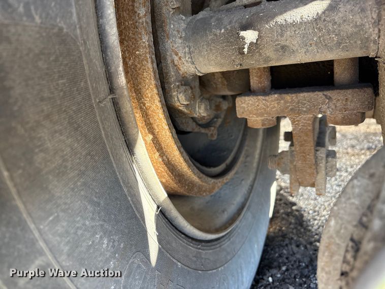 image for item YA2507 2005 Kalmar Ottawa yard truck