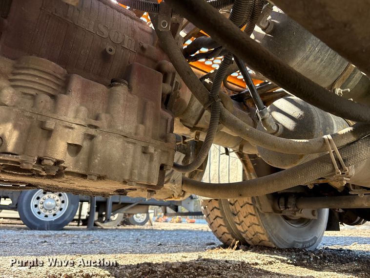 image for item YA2507 2005 Kalmar Ottawa yard truck