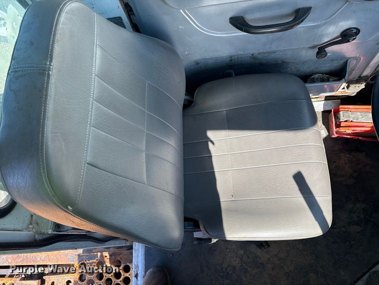 image for item YA2507 2005 Kalmar Ottawa yard truck