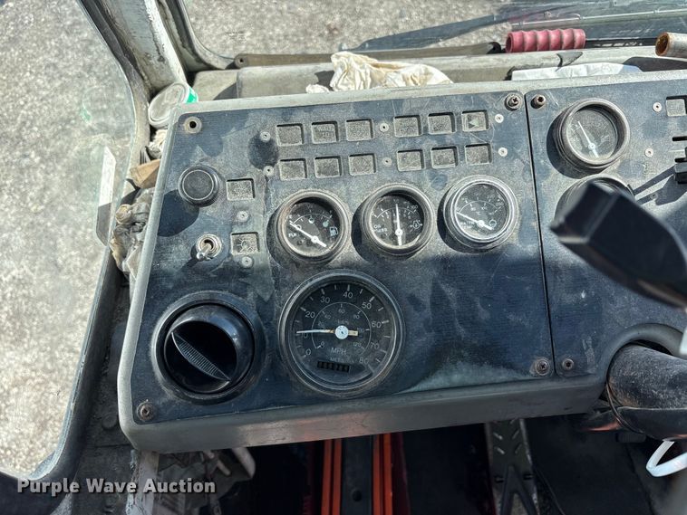 image for item YA2507 2005 Kalmar Ottawa yard truck