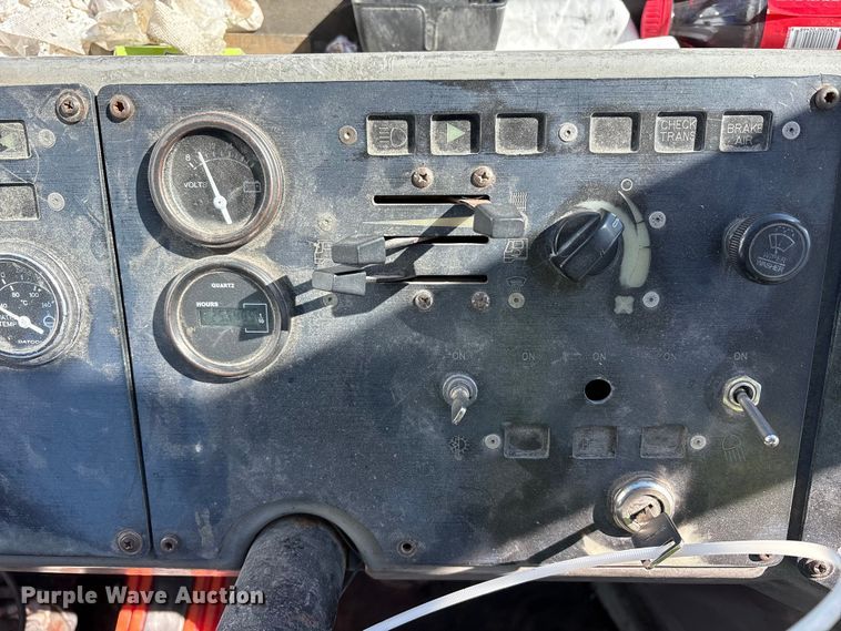 image for item YA2507 2005 Kalmar Ottawa yard truck