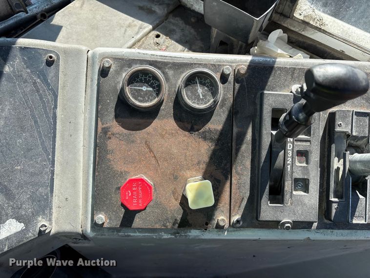 image for item YA2507 2005 Kalmar Ottawa yard truck