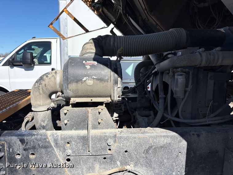 image for item YA2507 2005 Kalmar Ottawa yard truck