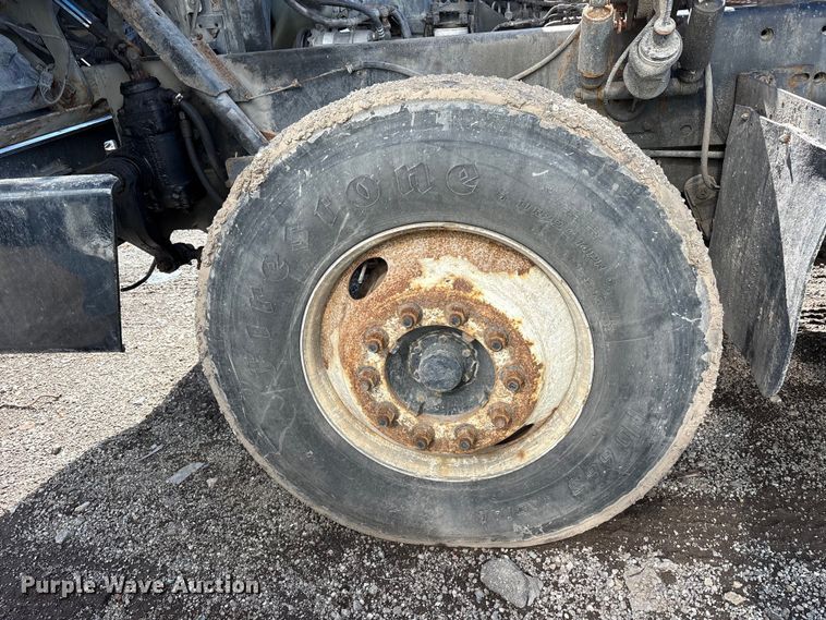 image for item YA2507 2005 Kalmar Ottawa yard truck