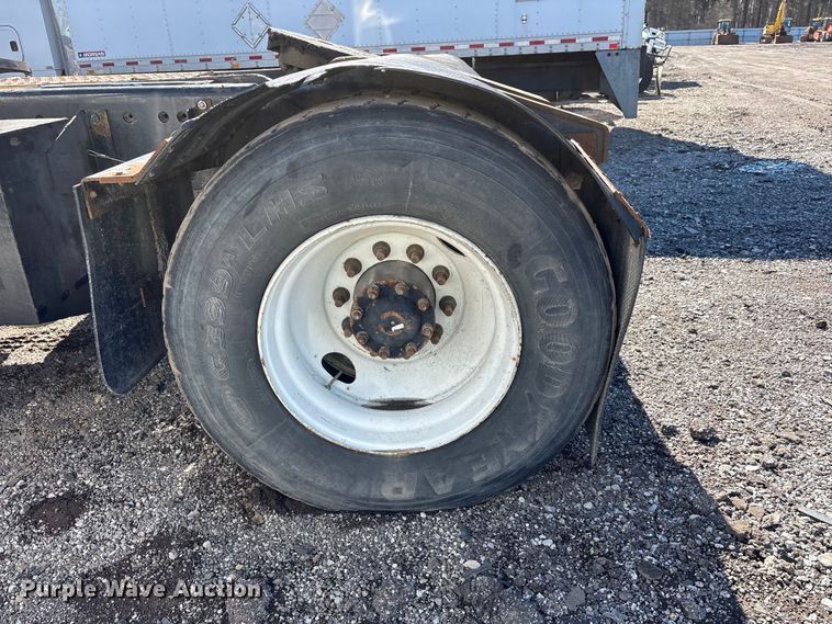 image for item YA2507 2005 Kalmar Ottawa yard truck