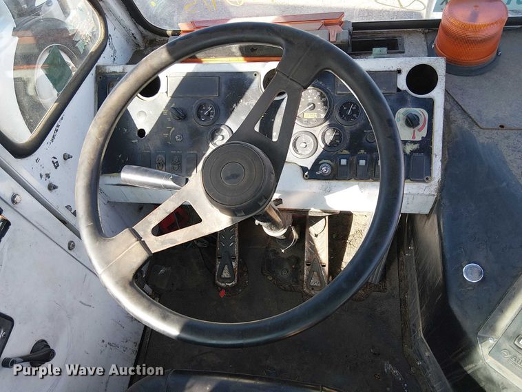 image for item YA2530 2015 Capacity TJ5000 yard truck