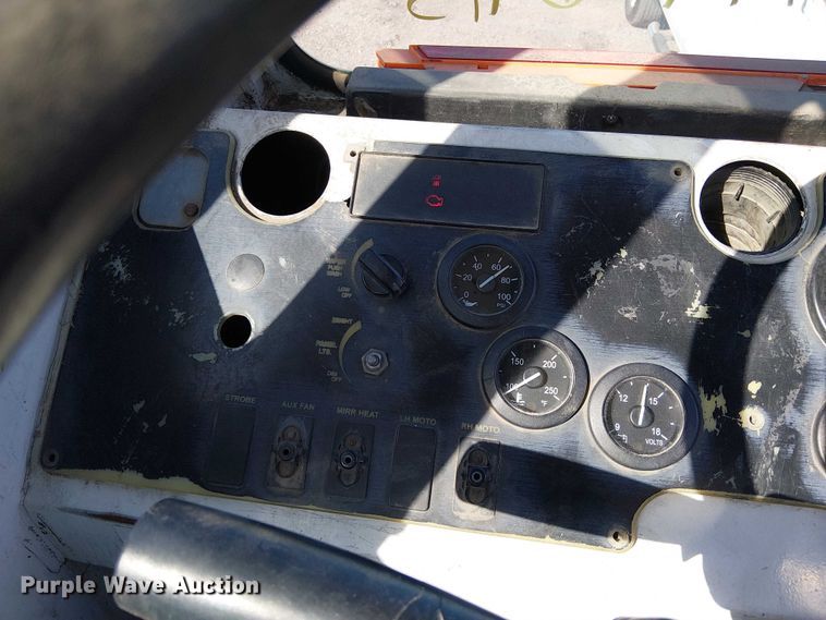 image for item YA2530 2015 Capacity TJ5000 yard truck