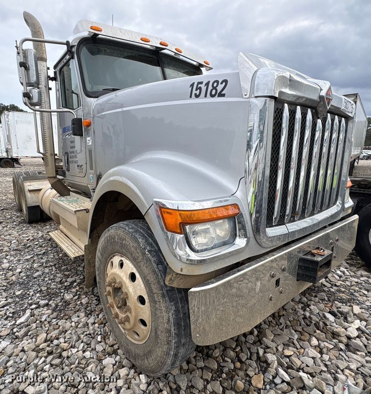 image for item YA2542 2020 International HX520 semi truck