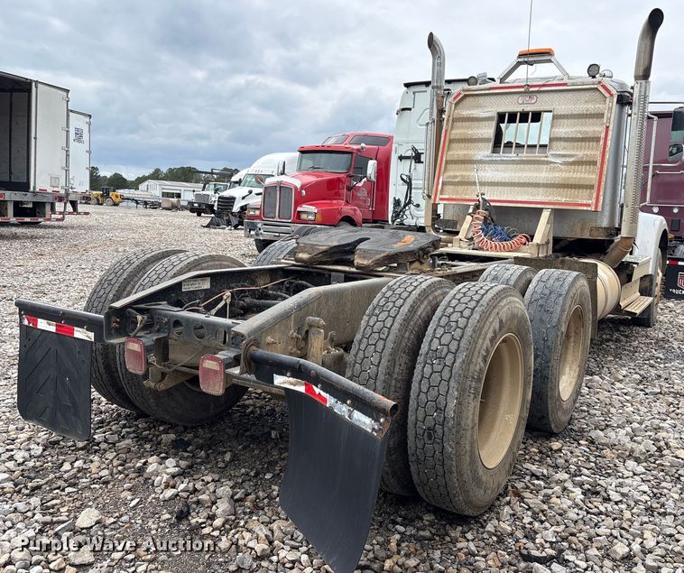 image for item YA2542 2020 International HX520 semi truck