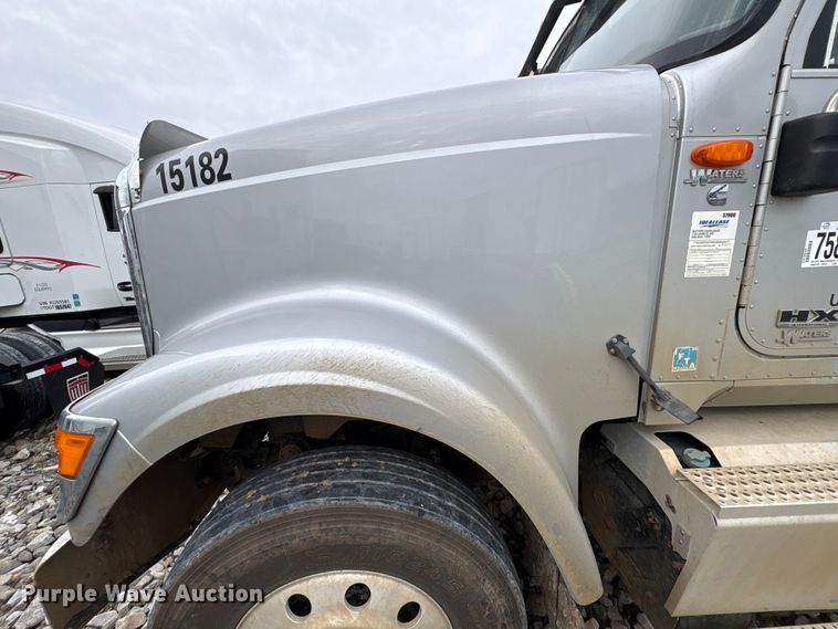 image for item YA2542 2020 International HX520 semi truck