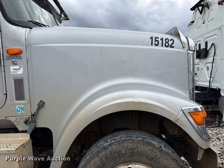 image for item YA2542 2020 International HX520 semi truck