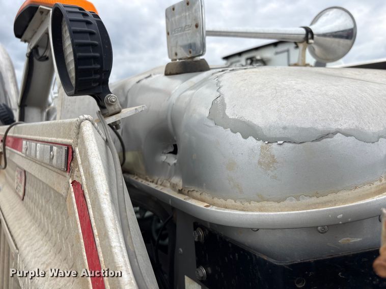 image for item YA2542 2020 International HX520 semi truck