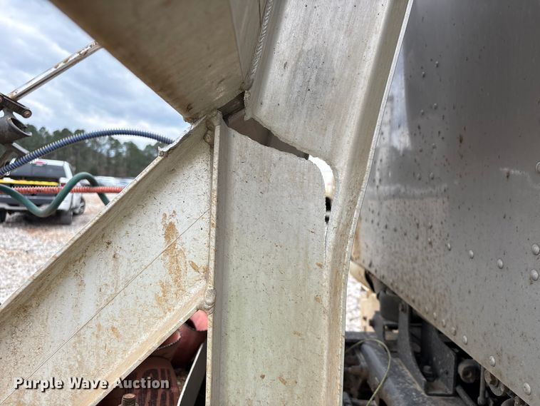 image for item YA2542 2020 International HX520 semi truck