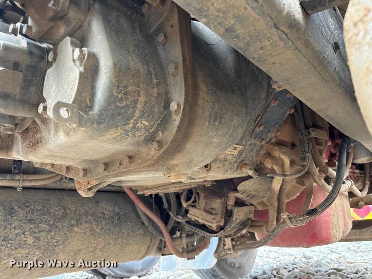 image for item YA2542 2020 International HX520 semi truck