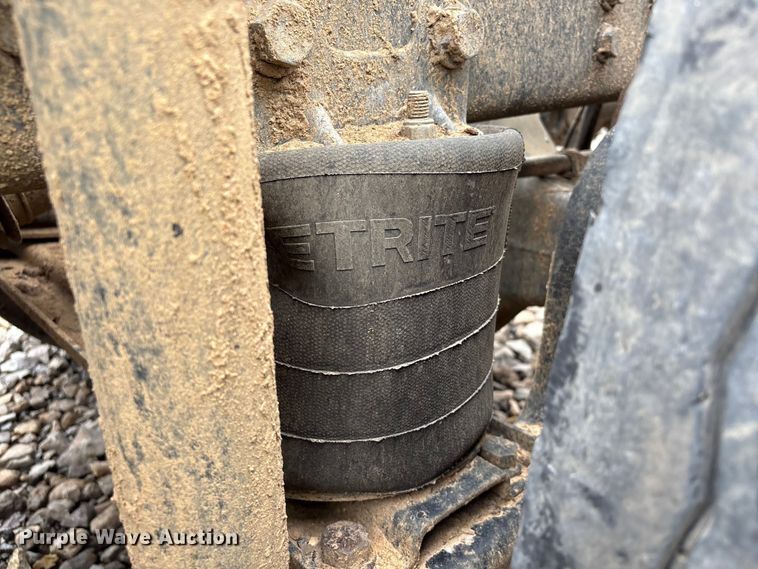 image for item YA2542 2020 International HX520 semi truck