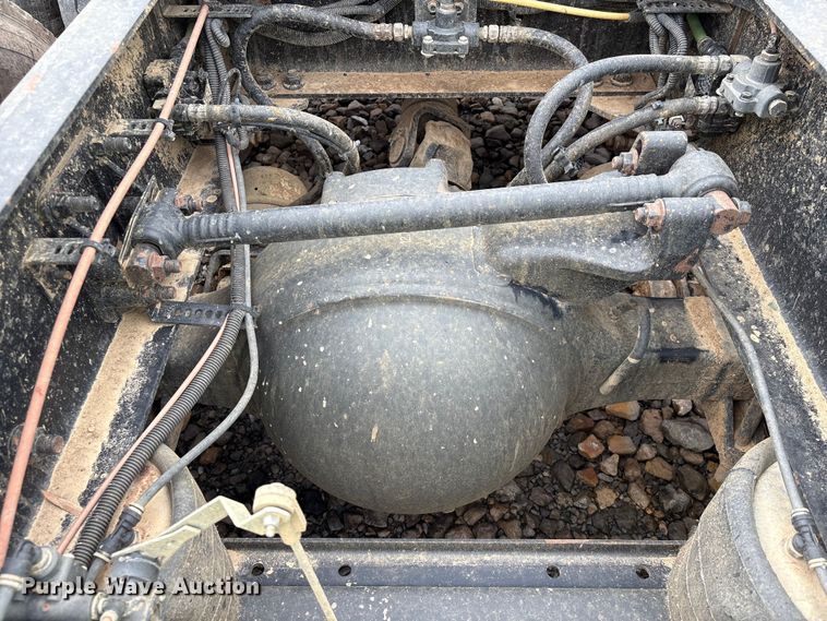 image for item YA2542 2020 International HX520 semi truck