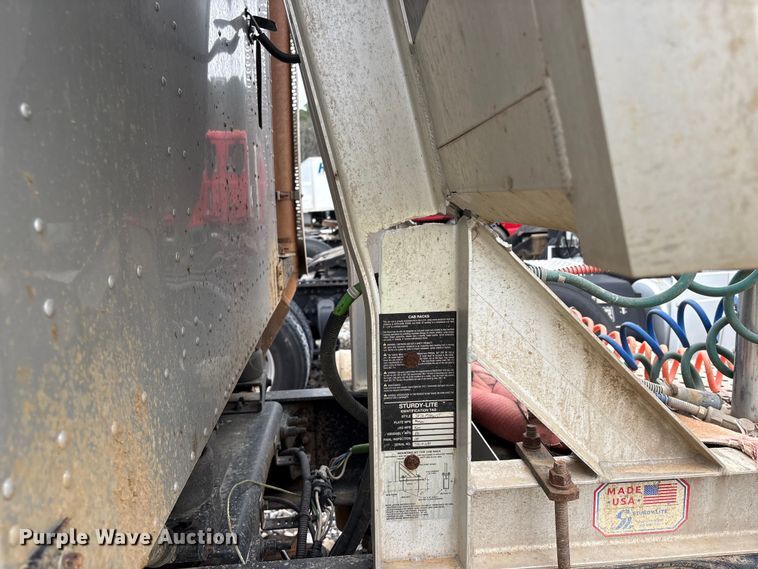 image for item YA2542 2020 International HX520 semi truck