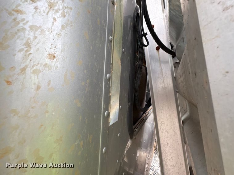 image for item YA2542 2020 International HX520 semi truck