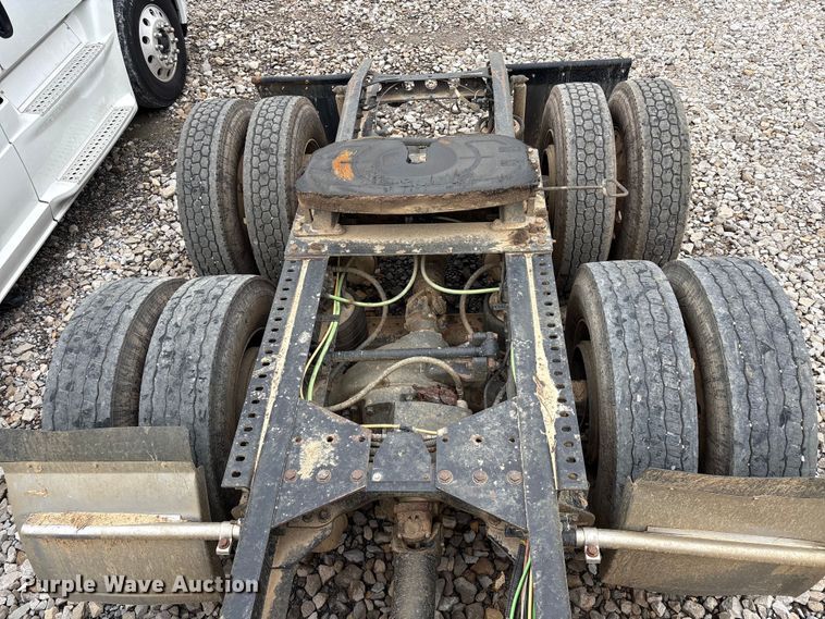 image for item YA2542 2020 International HX520 semi truck