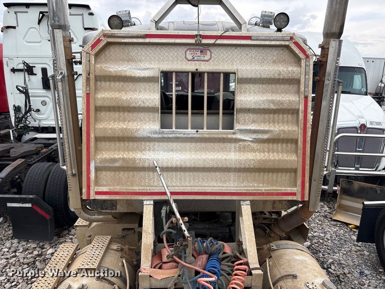 image for item YA2542 2020 International HX520 semi truck