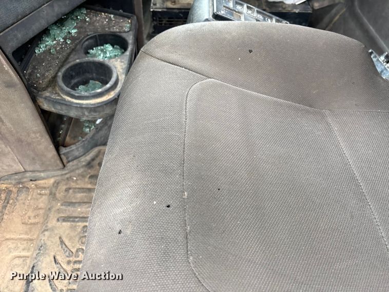 image for item YA2542 2020 International HX520 semi truck