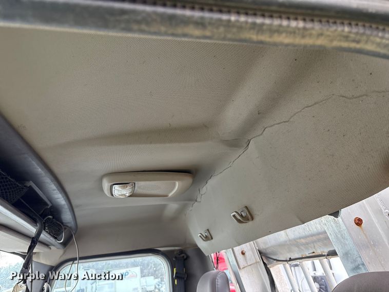 image for item YA2542 2020 International HX520 semi truck