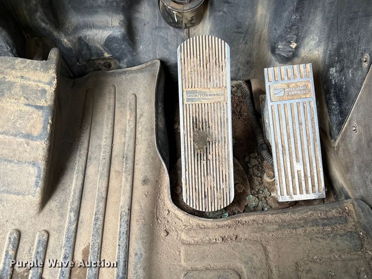 image for item YA2542 2020 International HX520 semi truck