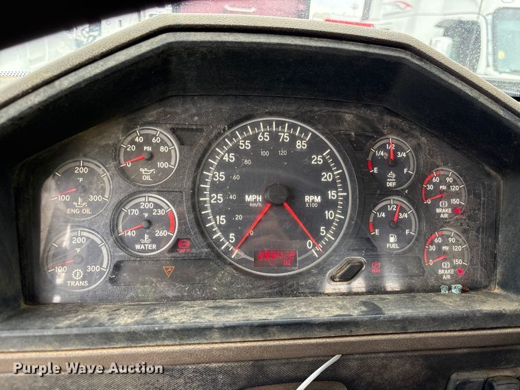 image for item YA2542 2020 International HX520 semi truck