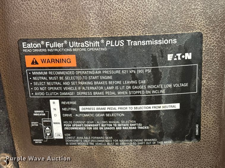 image for item YA2542 2020 International HX520 semi truck